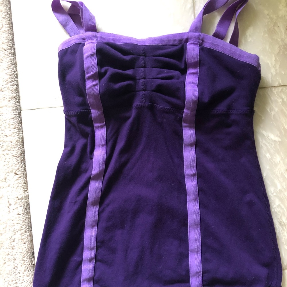 Lululemon top purple with lavender piping